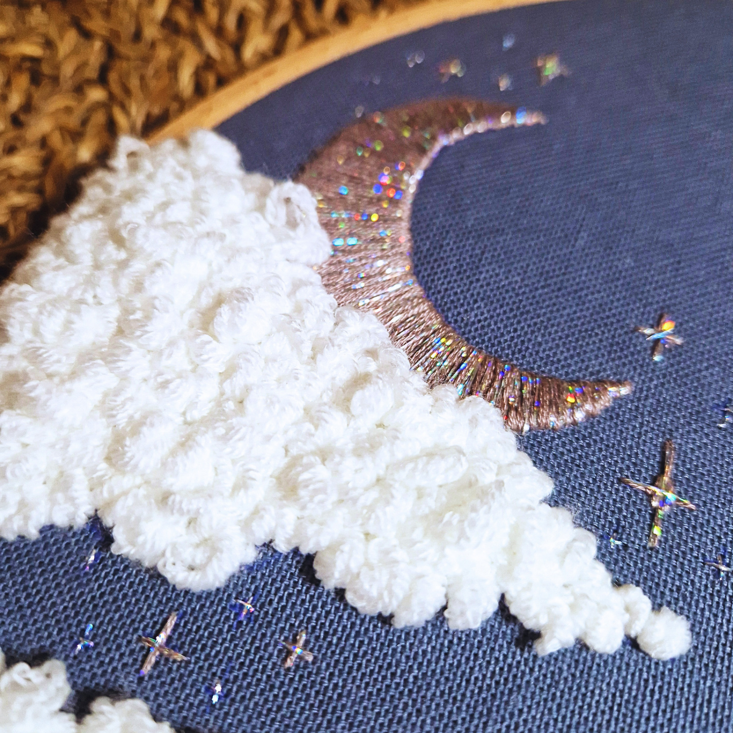 Metallic Garn in Silber mit holografischem Schimmer