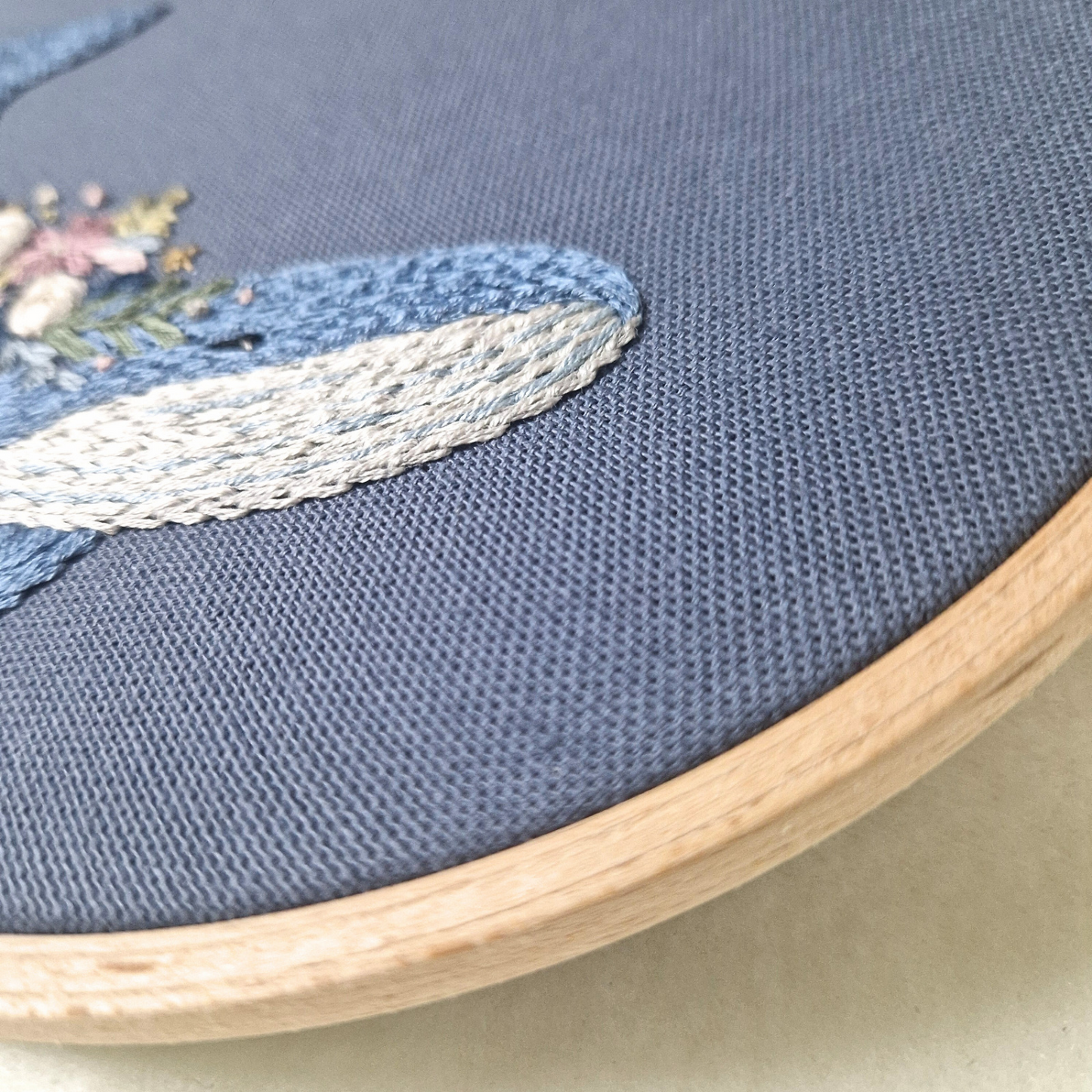 Stickbild Wal mit Blumen