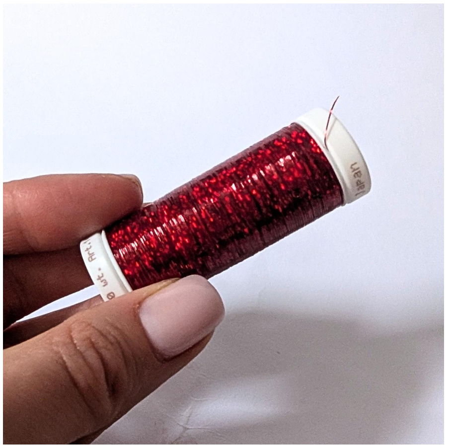Metallic Garn in Rot mit holografischem Schimmer