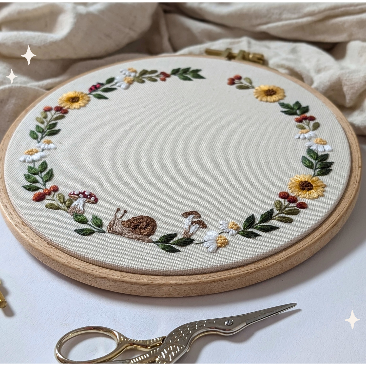 Stickbild Waldkranz Creme